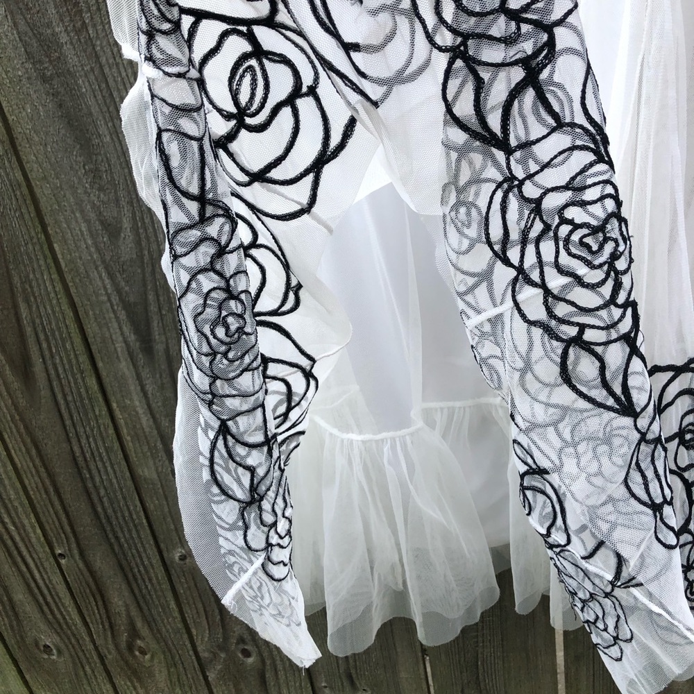 Oscar by Oscar de la Renta Floral Embroidered Mesh Midi Skirt Size 8 White Black - Picture 8 of 10